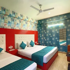 Venture Near International Airport Hotel New Delhi
